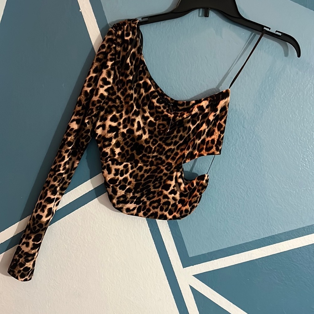 One sleeve cheetah top